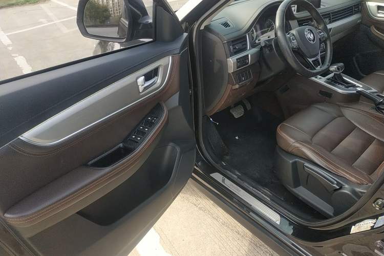 Used FORTHING Joyear X5 2017 1.6L CVT Luxury Model
