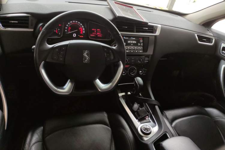 Used DS 6 2014 1.6T Luxury Edition THP160