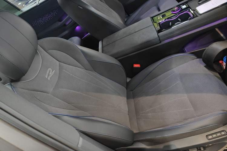 Used Volkswagen Teramont 2025 Tiguan Pro 450TSI Four-Wheel Drive Summit Edition
