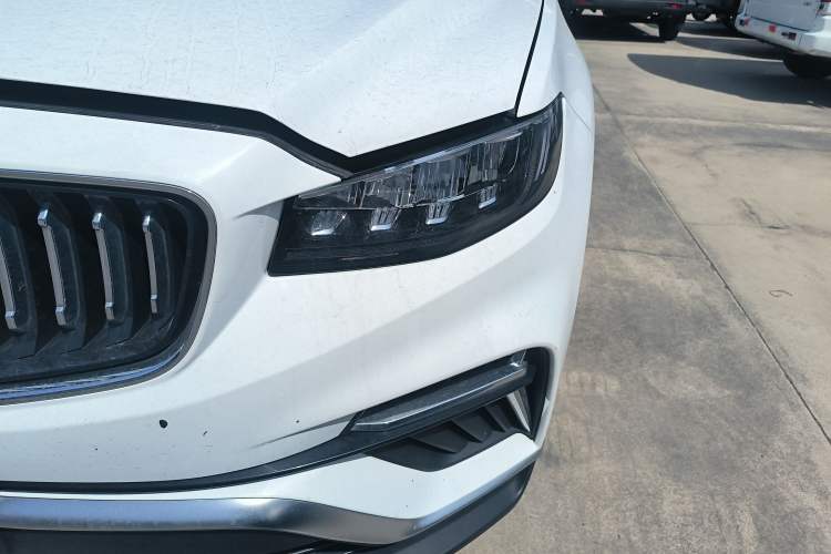 Used Geely Auto Emgrand X7 Sport 2022 1.8TD DCT Zhiya Trim Left Front Headlight