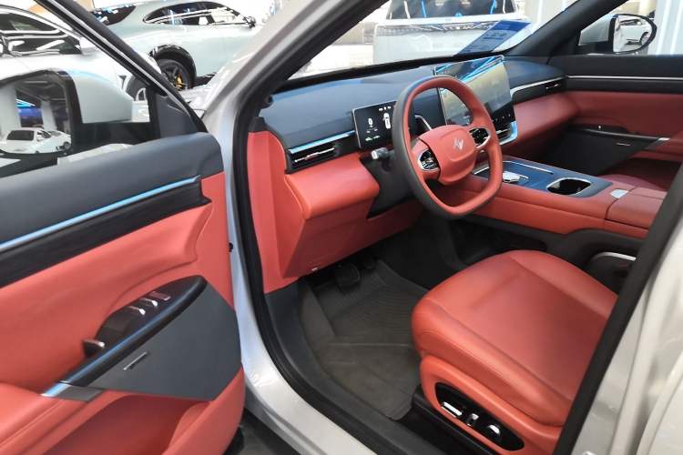 Used Dongfeng eπ eπ008 2024 636Max All-Electric Version 6 Seats
