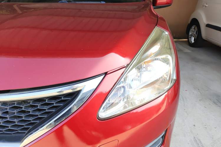 Used Nissan Tiida 2011 1.6L Manual Comfort Edition