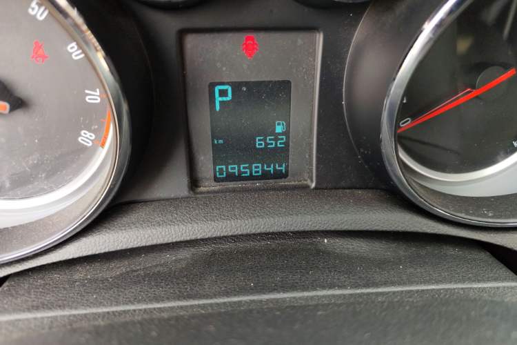 Used Buick Encore 2015 1.4T Automatic Two-Wheel Drive Urban Elite Version