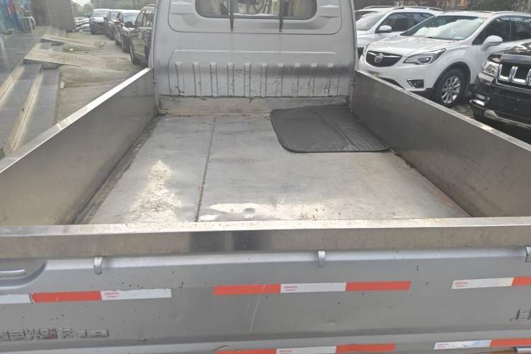 Used Wuling Rongguang New Truck 2019 1.8L Double-Cab China VI Standard LJ479Q6 Trunk