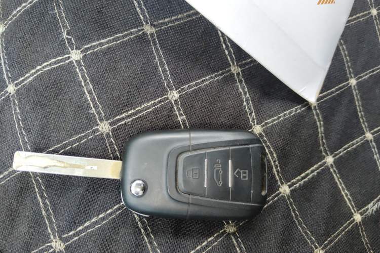 Used SAIC MAXUS Xintu V80 2023 2.0T Manual Classic City Delivery King Long Wheelbase Mid-Roof 3-Seater