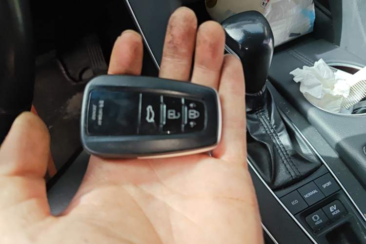 Used Toyota Avalon 2019 Dual-Engine 2.5L XLE Prestige Version China VI Standard
