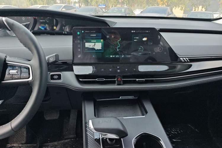 Used Changan UNI-K 2024 2.0T Two-Wheel Drive YueShang Trim
