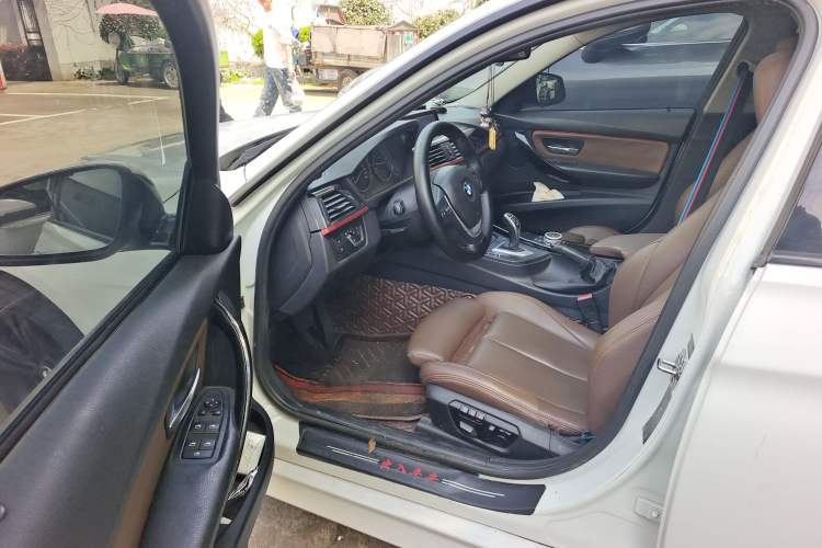 Used BMW 3 Series 2013 320i Sport Design Package Driver Seat