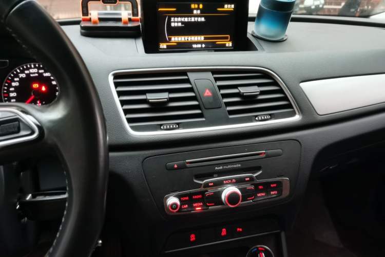 Used Audi Q3 2018 30th Anniversary Edition 30 TFSI Fashion Model Audio And AC Panel