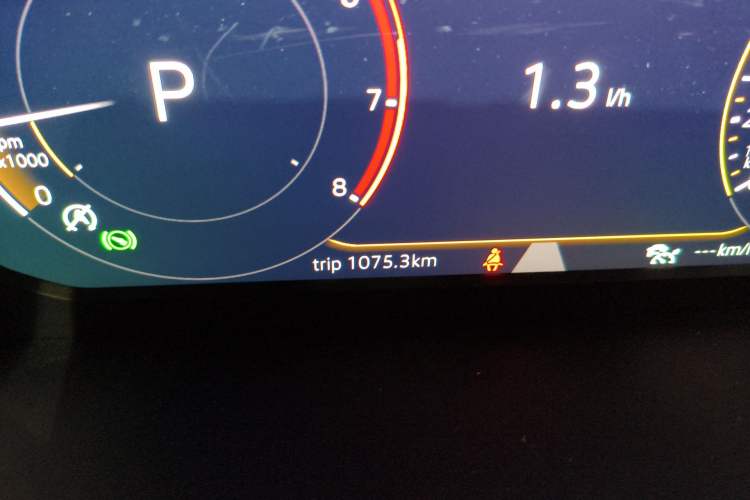 Used Volkswagen Passat 2024 330TSI Elite Edition Odometer Close Up