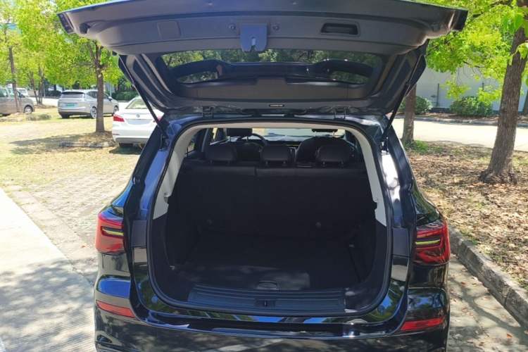 Used Roewe RX5 2023 PLUS 330TGI Automatic Trendsetting Smart Edition
