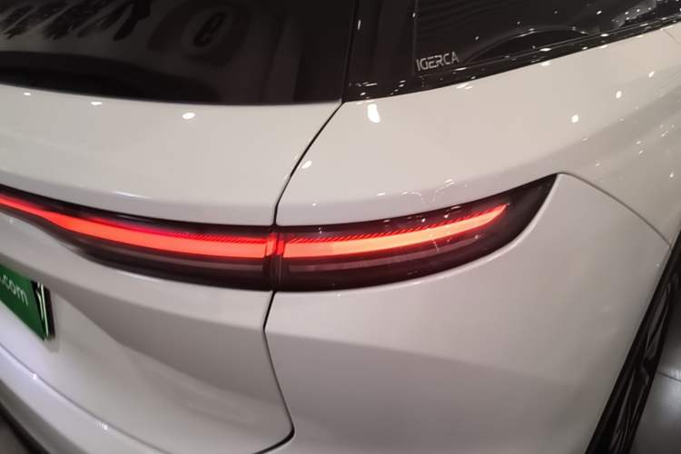 Used Nio ES8 2024 75 kWh Executive Edition
