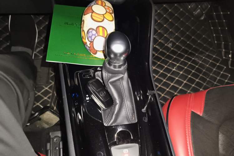 Used Toyota IZOA 2018 2.0L Yichi Edition China V Standard