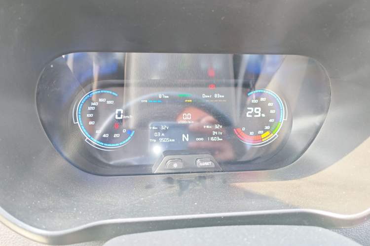 Used CHANGAN KAICHENG Ruixing EM80 2025 Passenger Version Comfort Model 7 Seats 300 km Side-Hinged Doors Instrument Cluster