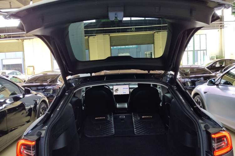 Used Tesla Model Y 2021 Long-Range All-Wheel-Drive Version