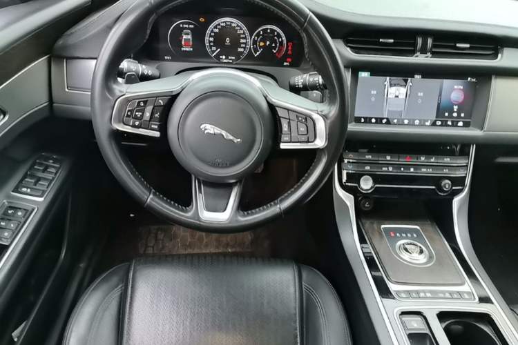 Used Jaguar XFL 2017 XFL 2.0T 240PS Luxury Edition
