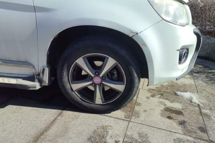 Used Haval H6 2014 Upgraded Model 1.5T Manual Two-Wheel Drive Elite Version Right Front Wheel Hub