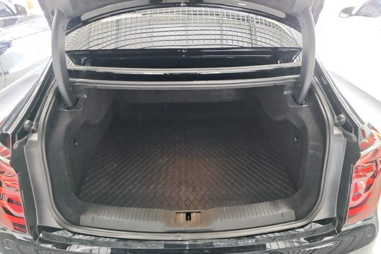 Used Hongqi H9 2024 2.0T Qixiang Private Style Edition
