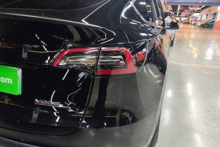 Used Tesla Model Y 2022 Performance High-Performance All-Wheel-Drive Version Right Rear Taillight