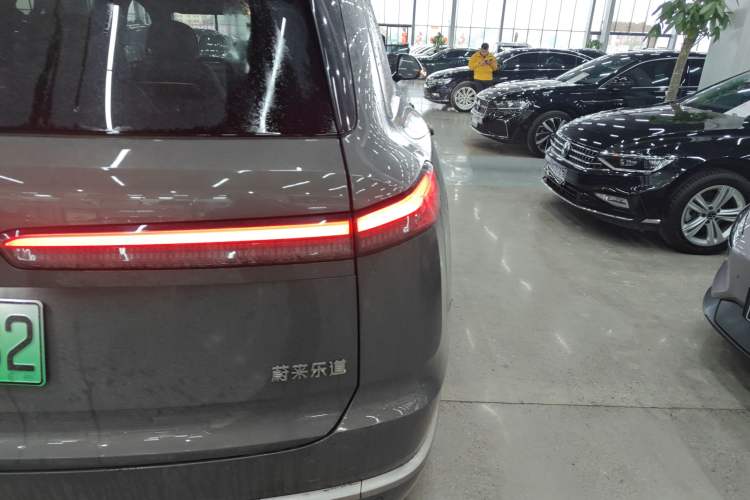 Used ONVO Luxeed L90 2025 Model—Max Six-Seater Version
