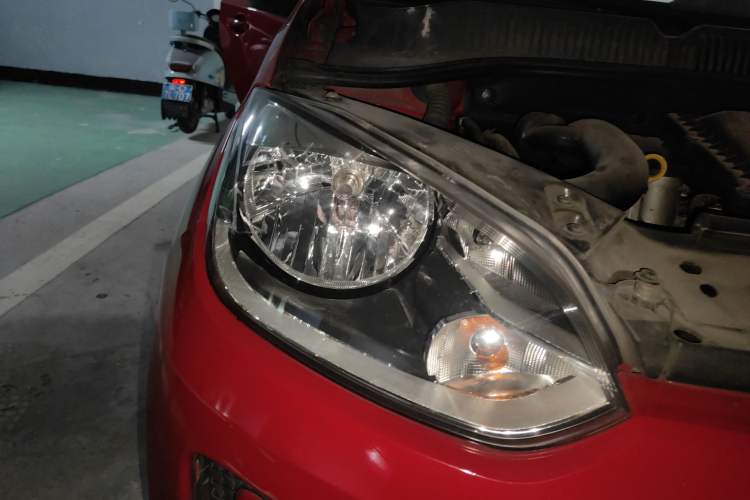 Used Volkswagen up! 2015 1.0L move up! Exterior 6