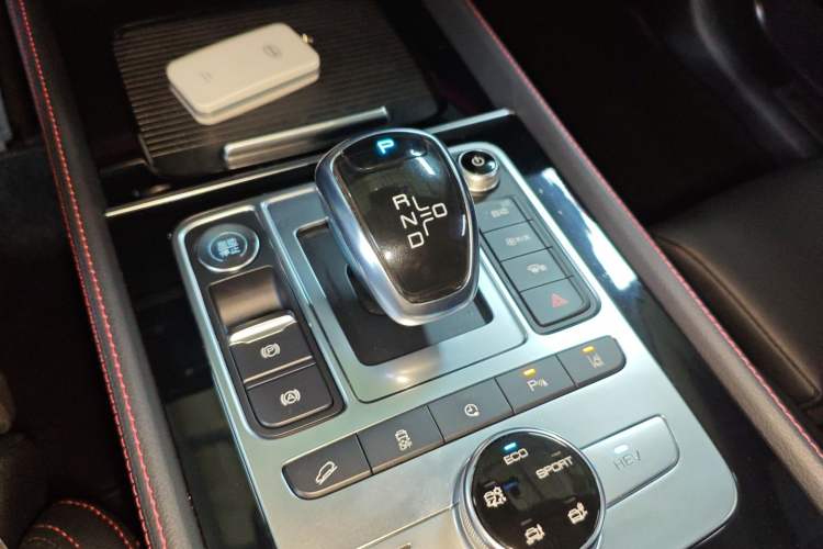 Used BYD Tang New Energy 2018 DM 2.0T All-Wheel Drive Smart Connect Innovation Model 5 Seats China V Emission Standard