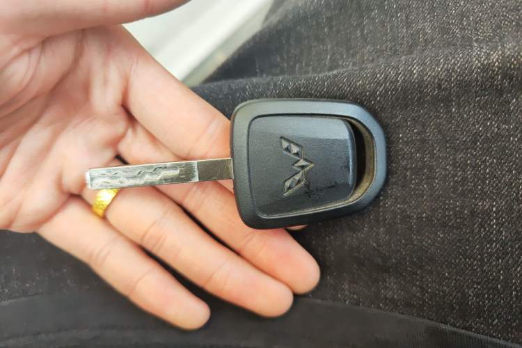 Used Wuling Hongguang MINIEV 2024 3rd Generation 215km Youth Edition Vehicle Key