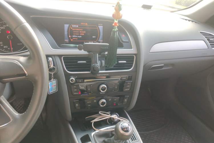 Used Audi A4L 2015 30 TFSI Manual Comfort Model
