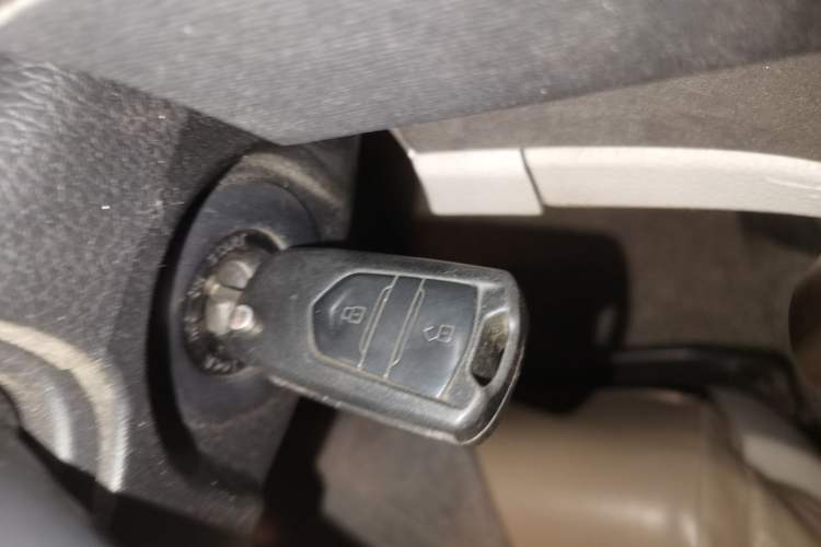 Used SAIC MAXUS G10 2014 2.0T Automatic Elite Edition
