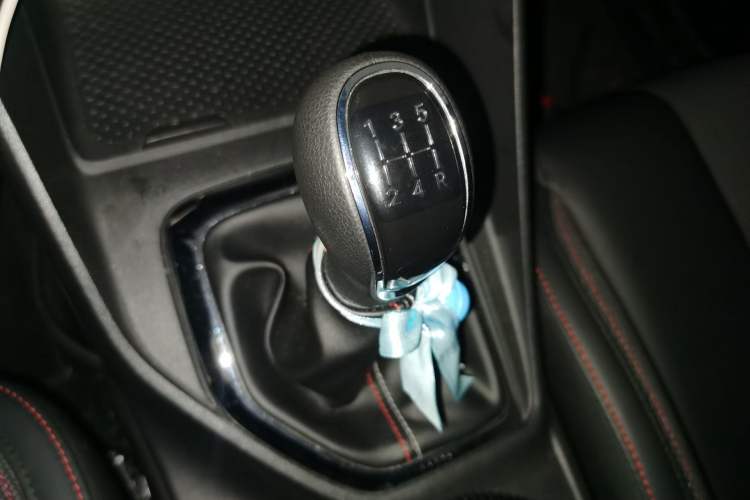 Used Oshan X5 2021 Revised Version 1.6L Manual Luxury Edition
