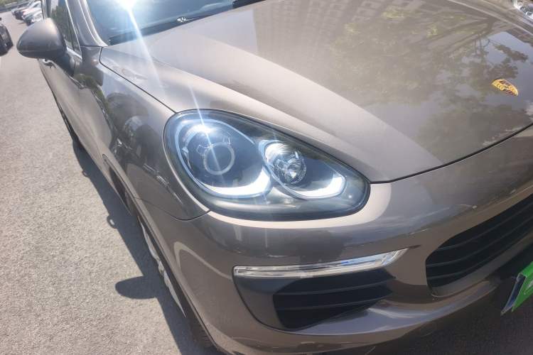 Used Porsche Cayenne 2015 Cayenne 3.0T Right Front Headlight