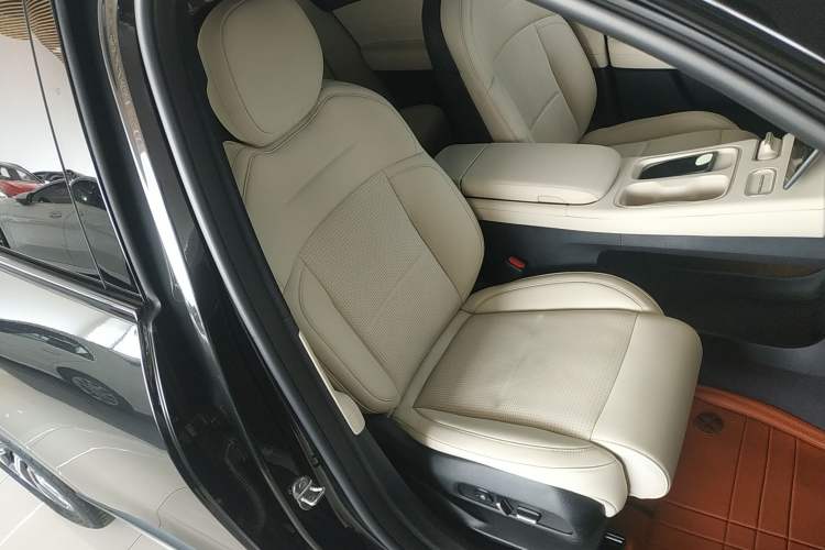 Used Nio ES6 2024 75 kWh
