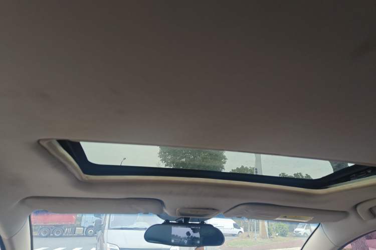 Used Baojun 560 2015 1.8L manual luxury version