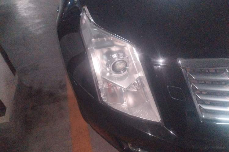 Used Cadillac SRX 2013 3.0L Elite Model Right Front Headlight