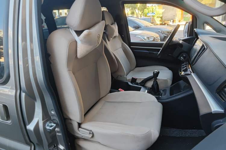 Used FORTHING Lingzhi 2024 M5L 1.5T Manual Base Model 7 Seats