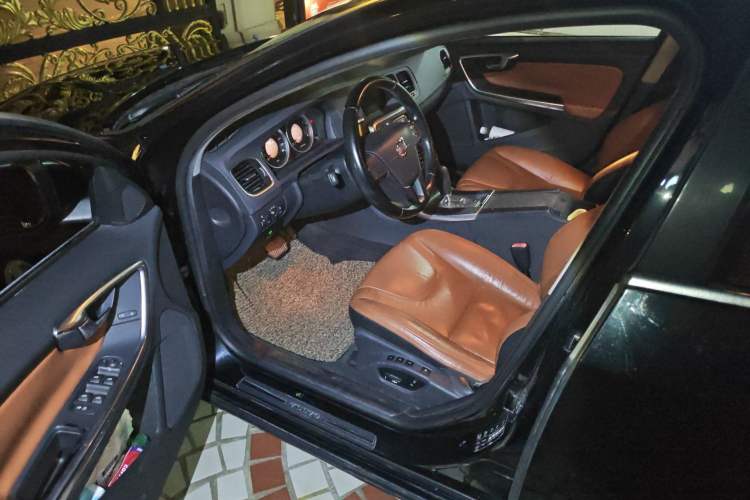 Used Volvo S60 2012 1.6T DRIVe Comfort Edition