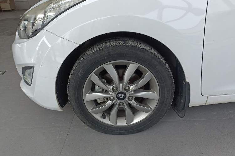 Used Hyundai Elantra (5th Generation / Langdong) 2015 1.6L Manual Leading Model
