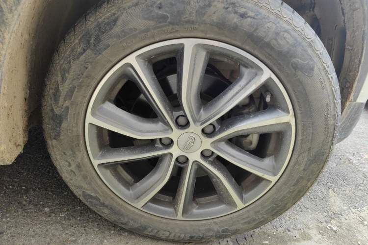 Used Geely Auto Emgrand X7 Sport 2020 1.8TD DCT Two-Wheel Drive Smart Connect 4G-Enabled Version
