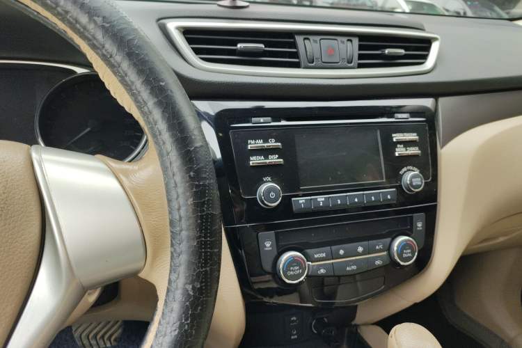 Used Nissan X-Trail 2015 2.0L CVT Comfort MAX Edition 2WD