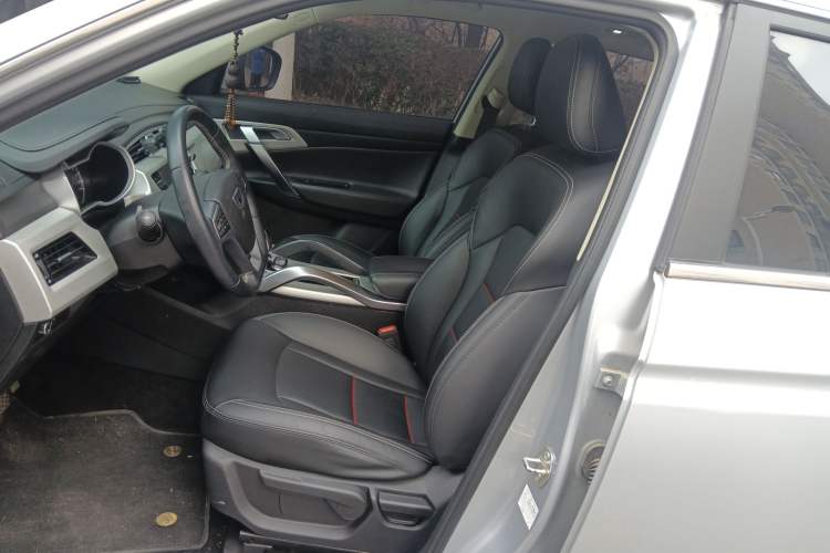 Used Geely Auto Emgrand X7 Sport 2020 1.8TD DCT Two-Wheel Drive Zhiya Model
