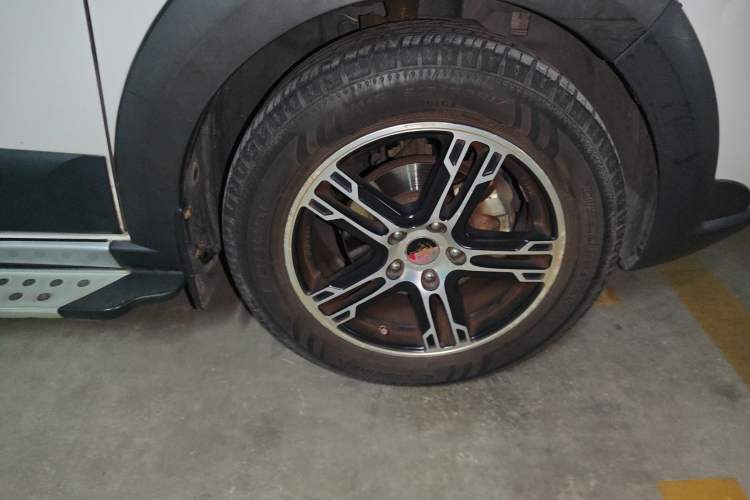 Used FORTHING Joyear X5 2013 1.6L Manual Luxury Model China IV Standard