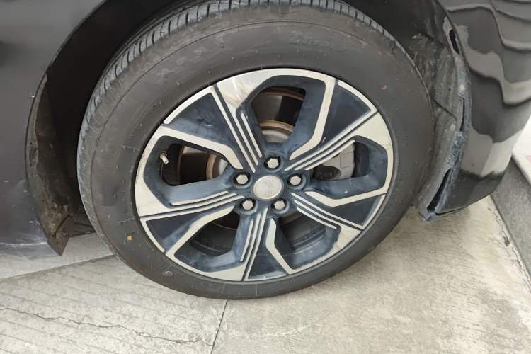 Used Hongqi E-QM5 2023 Revised Version Basic Travel Edition Right Front Wheel Hub