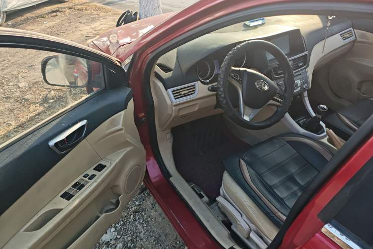 Used Soueast V5 Lingzhi 2012 1.5L Manual Comfort Edition Driver Seat