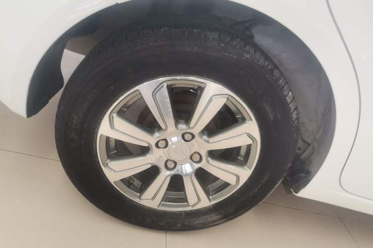 Used Chevrolet Aveo Sonic 2014 Sedan 1.4SL MT Comfort Edition