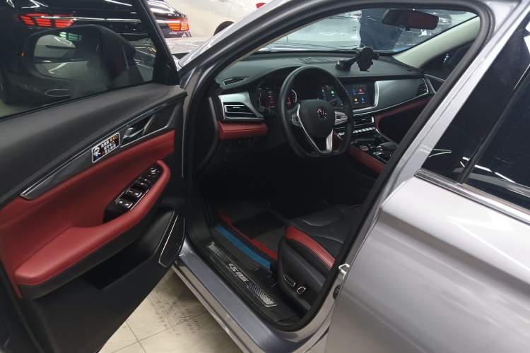 Used Changan CS85 COUPE 2023 1.5T DCT Luxury Version
