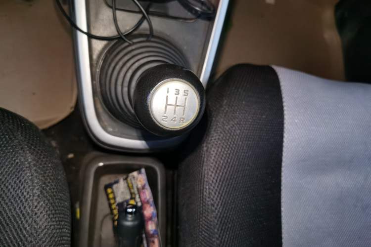 Used Suzuki Wagon R X5 2013 Cruise Edition 1.4L VVT Luxury Model China IV Standard Gear Lever