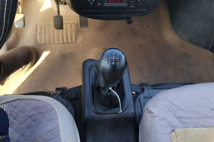 Used Wuling Zhiguang 2015 1.2L Practical LS-I Model