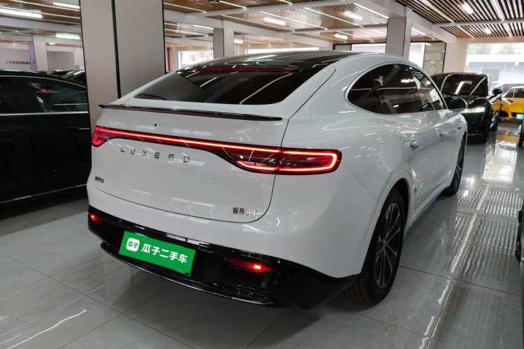 Used Hima Luxeed R7 2024 All-Electric 736 km Ultra
