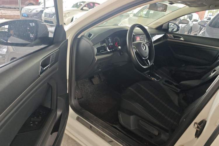 Used Volkswagen Lavida 2018 Hatchback 200TSI DSG Comfort Edition China V Standard Driver Seat