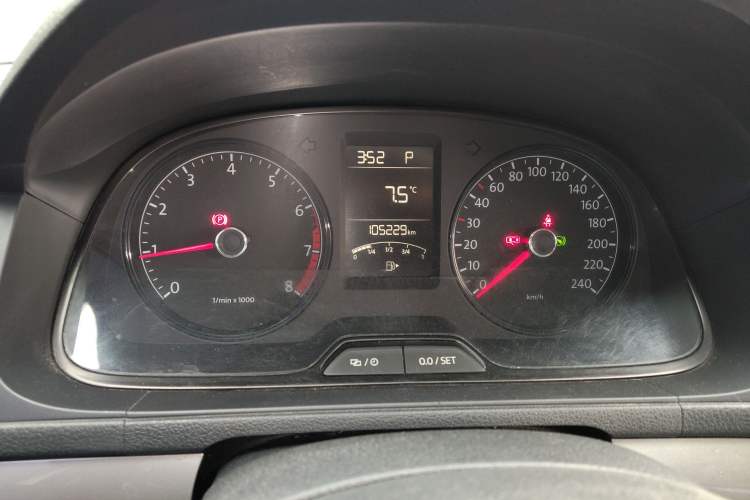 Used Volkswagen Lavida 2013 Revised Classic 1.6L Automatic Fashion Edition